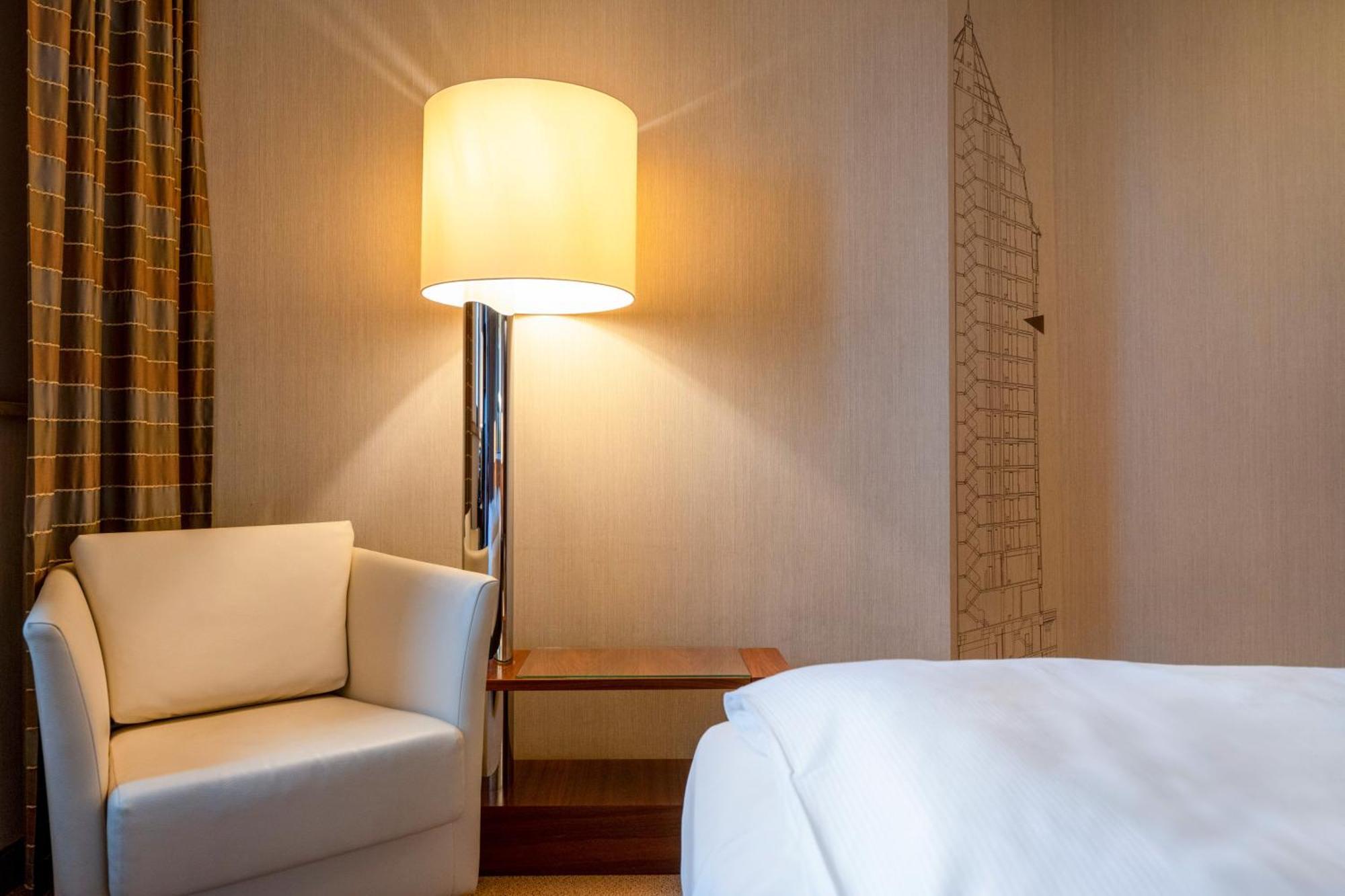 Moevenpick Hotel Hamburg City Esterno foto