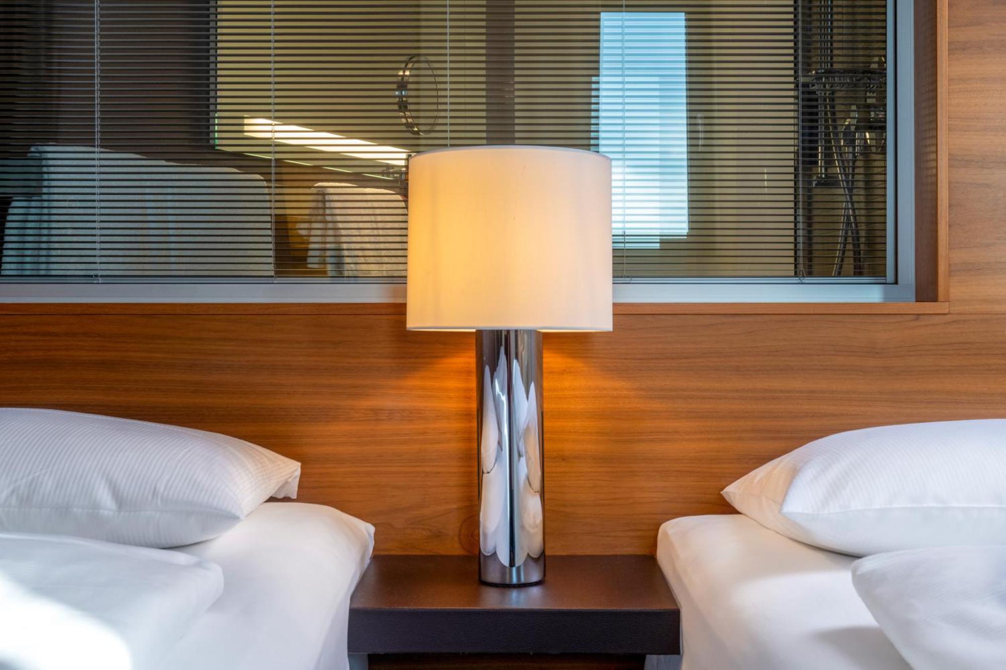 Moevenpick Hotel Hamburg City Esterno foto