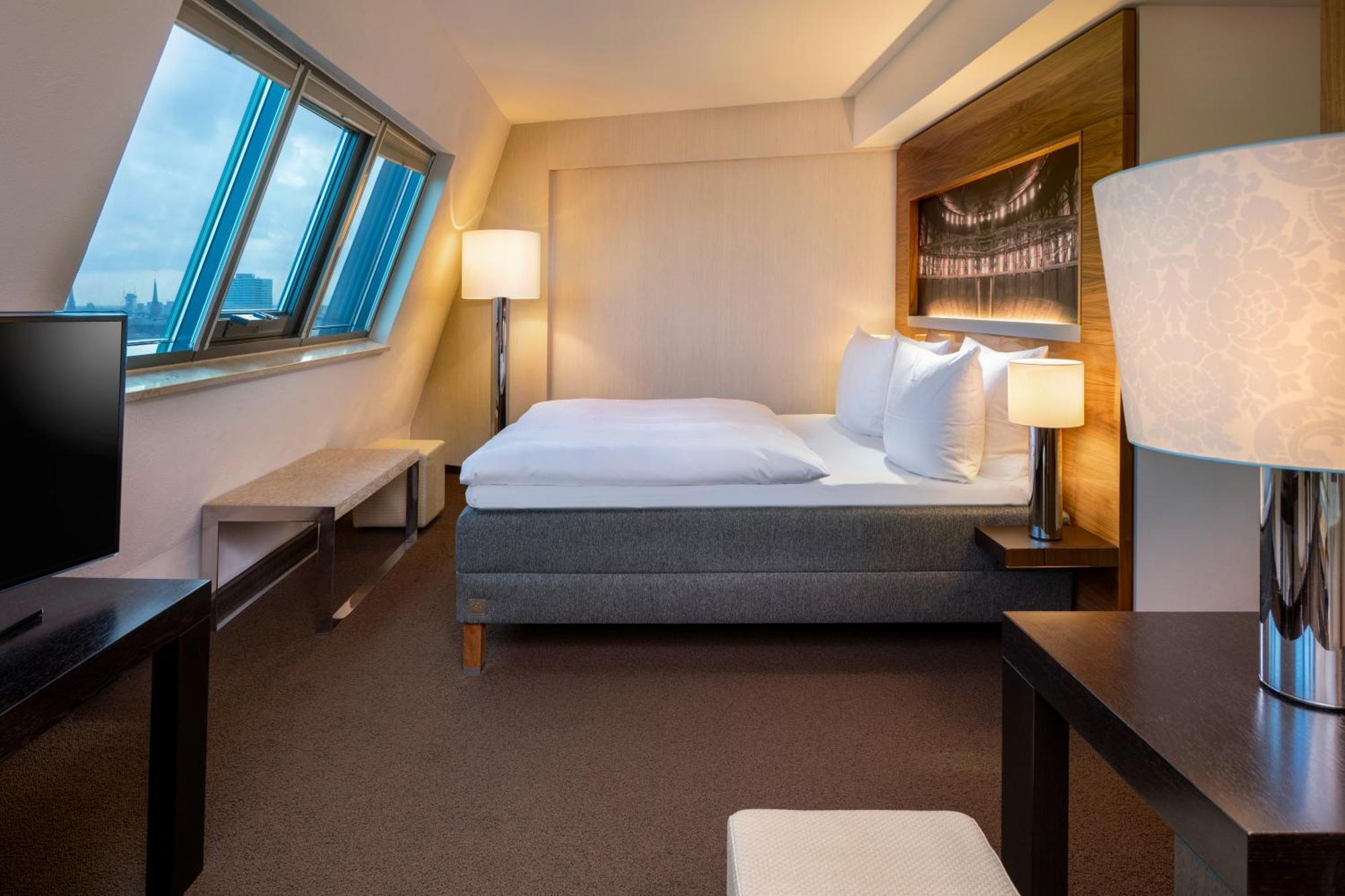Moevenpick Hotel Hamburg City Esterno foto